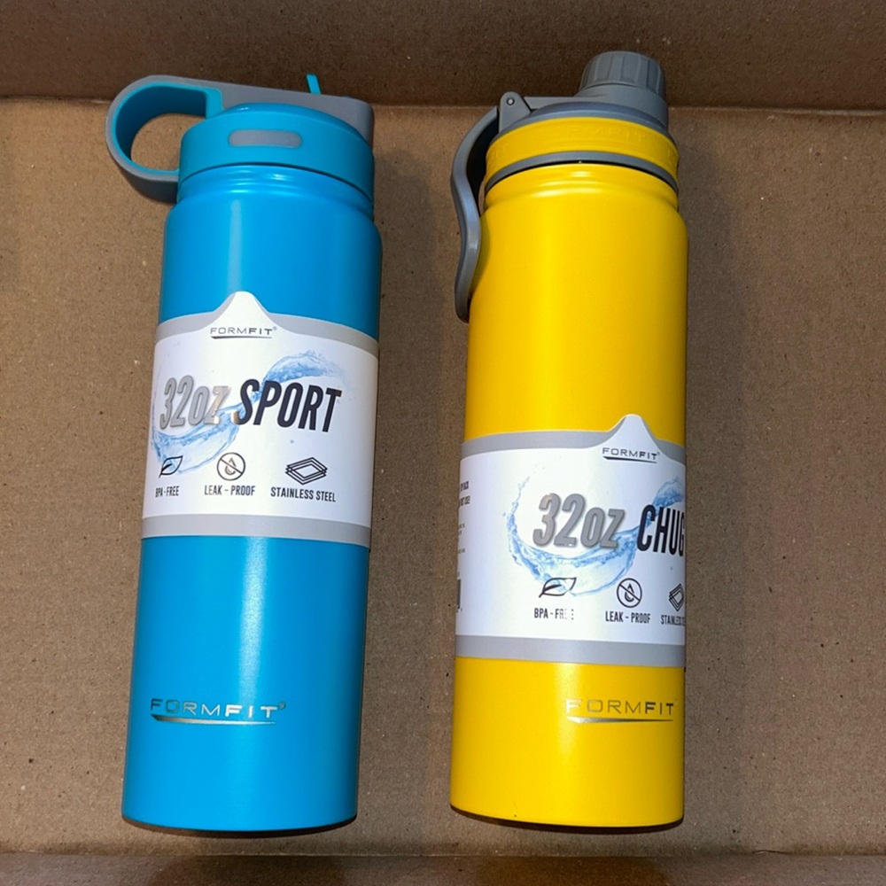 NWT FORMFIT 32oz sports bottles.